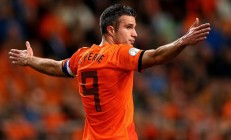 开云APP-双城记，基辅的狂欢与威斯特法伦的叹息—当足球成为乱世的诗篇