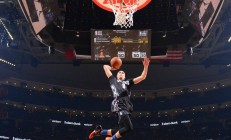 开云体育-生死回合！戈贝尔关键节点连斩12分，老鹰强势踏过魔术晋级