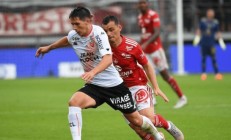 开云体育APP下载-洛里昂主场击败对手，稳居积分榜前列