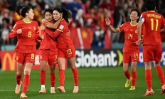 开云体育官网-格陵兰女足队员训练频繁，迎战国际比赛