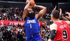 开云官网-关于火箭客场击败鹈鹕，哈登连得30+点的信息