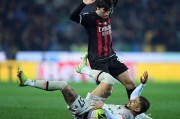 开云官网-巴伦西亚大胜西班牙人，AC米兰客场击败那不勒斯
