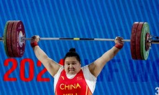 开云平台-举重运动员遗憾输掉比赛，备战救赎之战