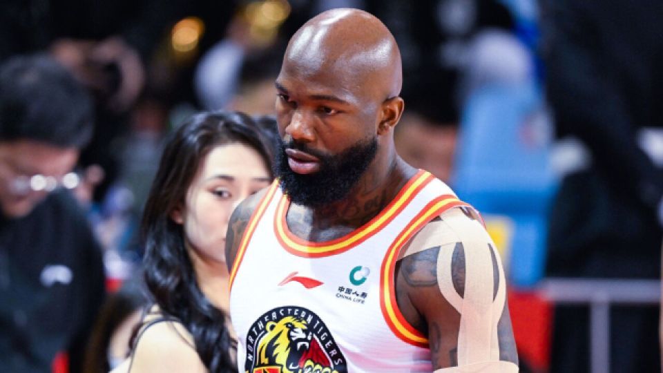 外援球员表现抢眼，成功助攻关键时刻