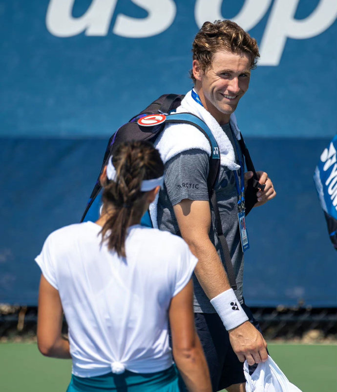 G2翻盘EG,Kanavi拿下关键大龙峡谷大战半决赛,强势挺进下一轮 G2翻盘EG,Kanavi拿下关键大龙峡谷大战半决赛,强势挺进下一轮