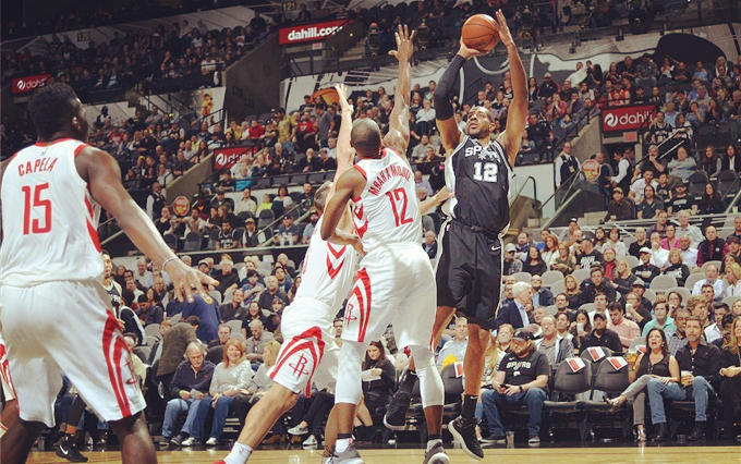 马刺球员因车祸受伤需休息两周 马刺球员因车祸受伤需休息两周