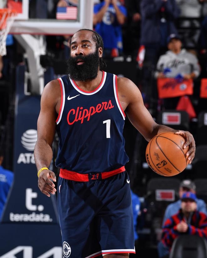 篮网大胜灰熊,取得连胜 篮网大胜灰熊,取得连胜