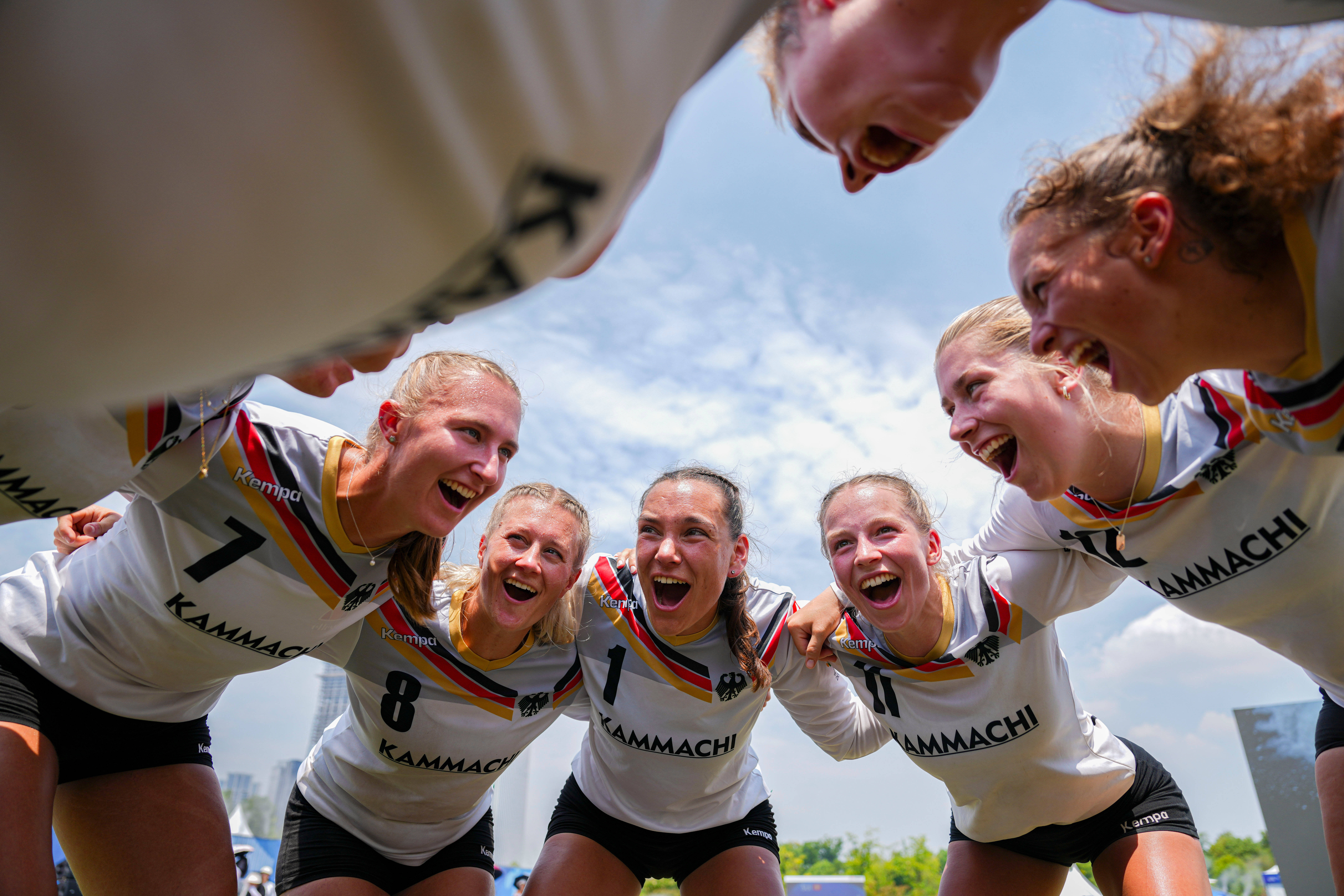 土耳其球员助力德国杯赛取胜 土耳其球员助力德国杯赛取胜