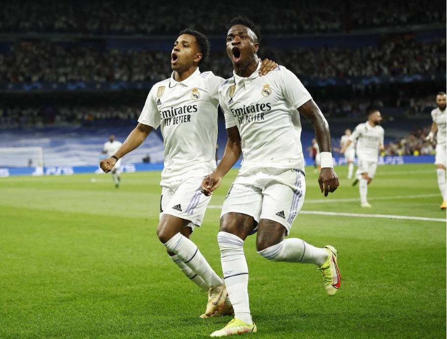 巴伦西亚大胜西班牙人，AC米兰客场击败那不勒斯