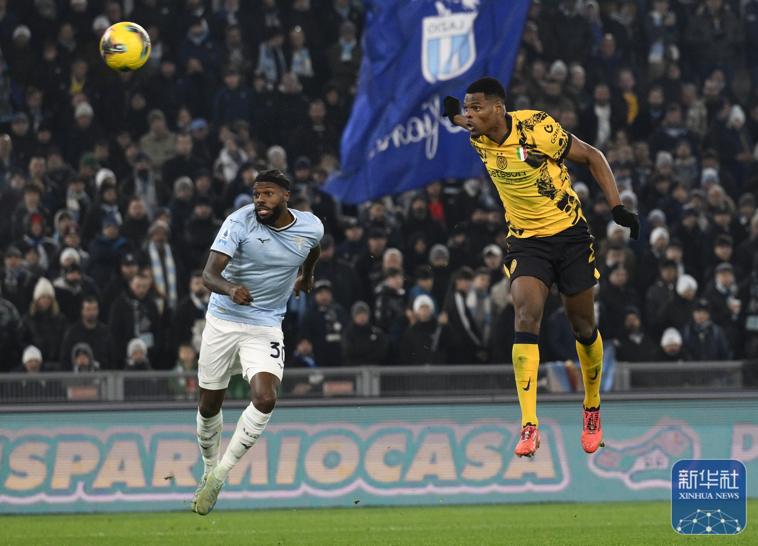 AC米兰战胜拉齐奥，暂时升至联赛第一的简单介绍